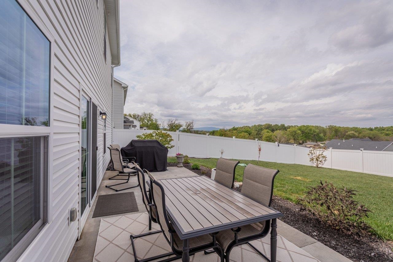 2750 RIDGE HAVEN DR