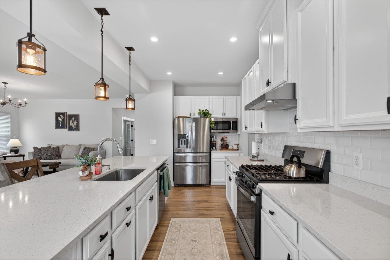 2750 RIDGE HAVEN DR