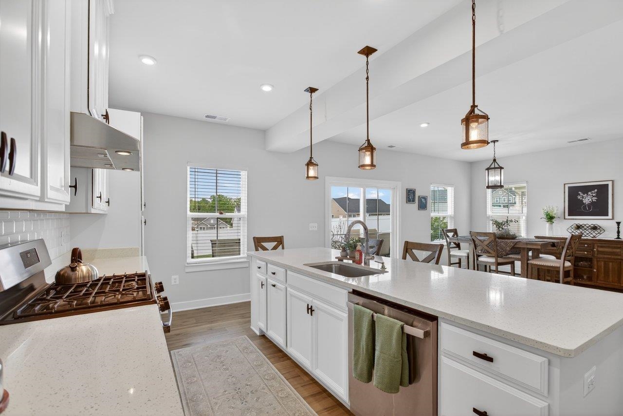 2750 RIDGE HAVEN DR