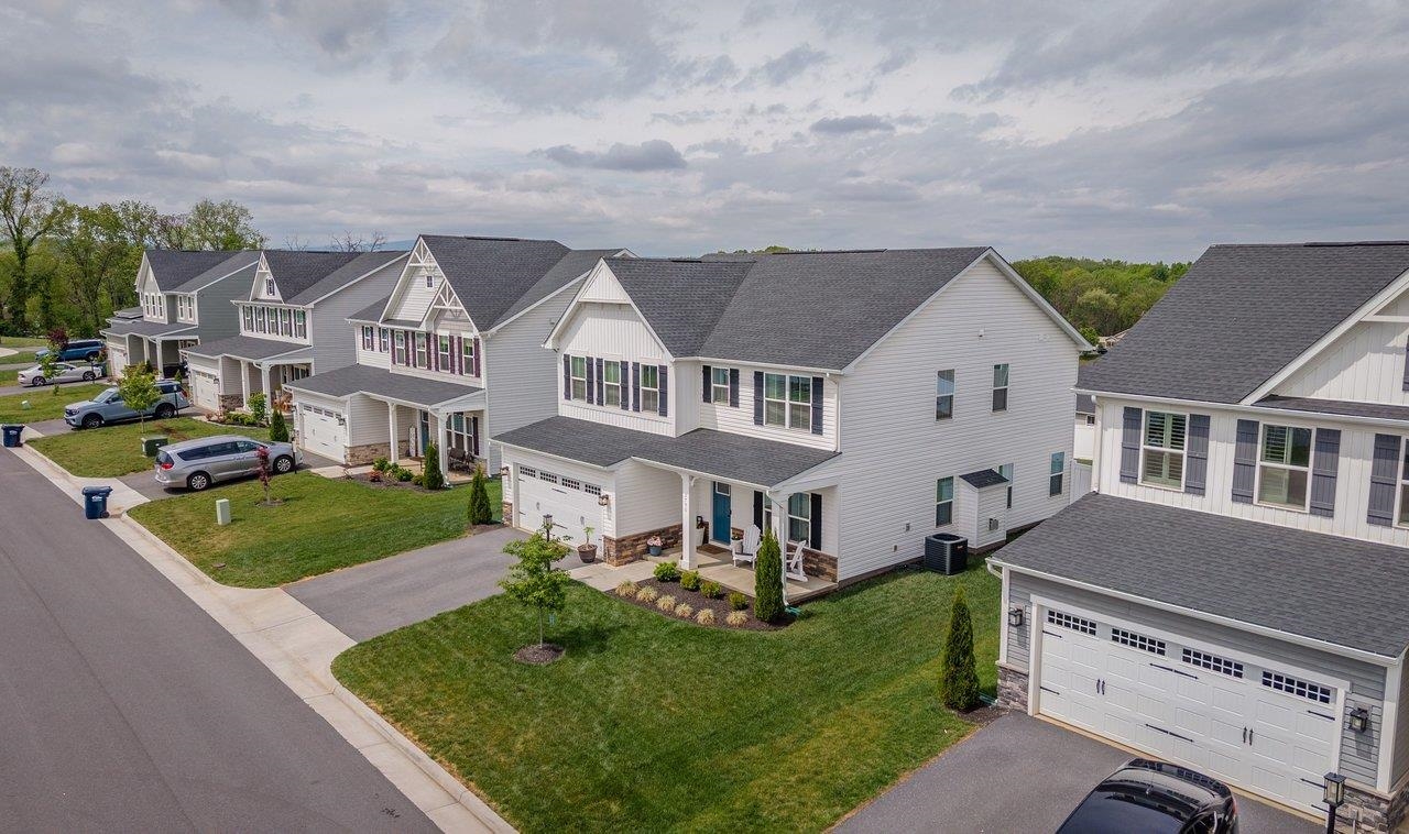 2750 RIDGE HAVEN DR