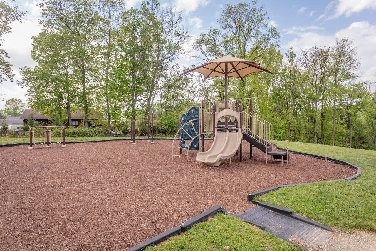 2750 RIDGE HAVEN DR