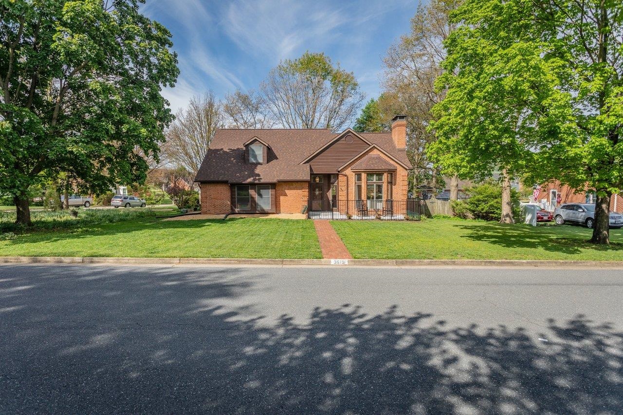 3615 NUTMEG CT