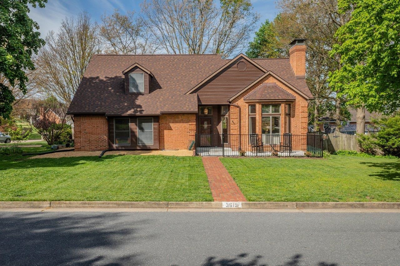 3615 NUTMEG CT