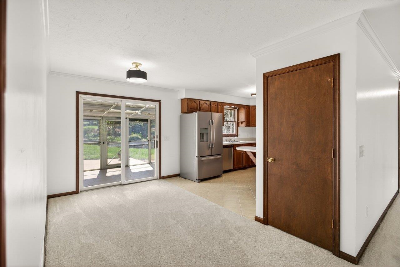 3373 LAKEWOOD DR
