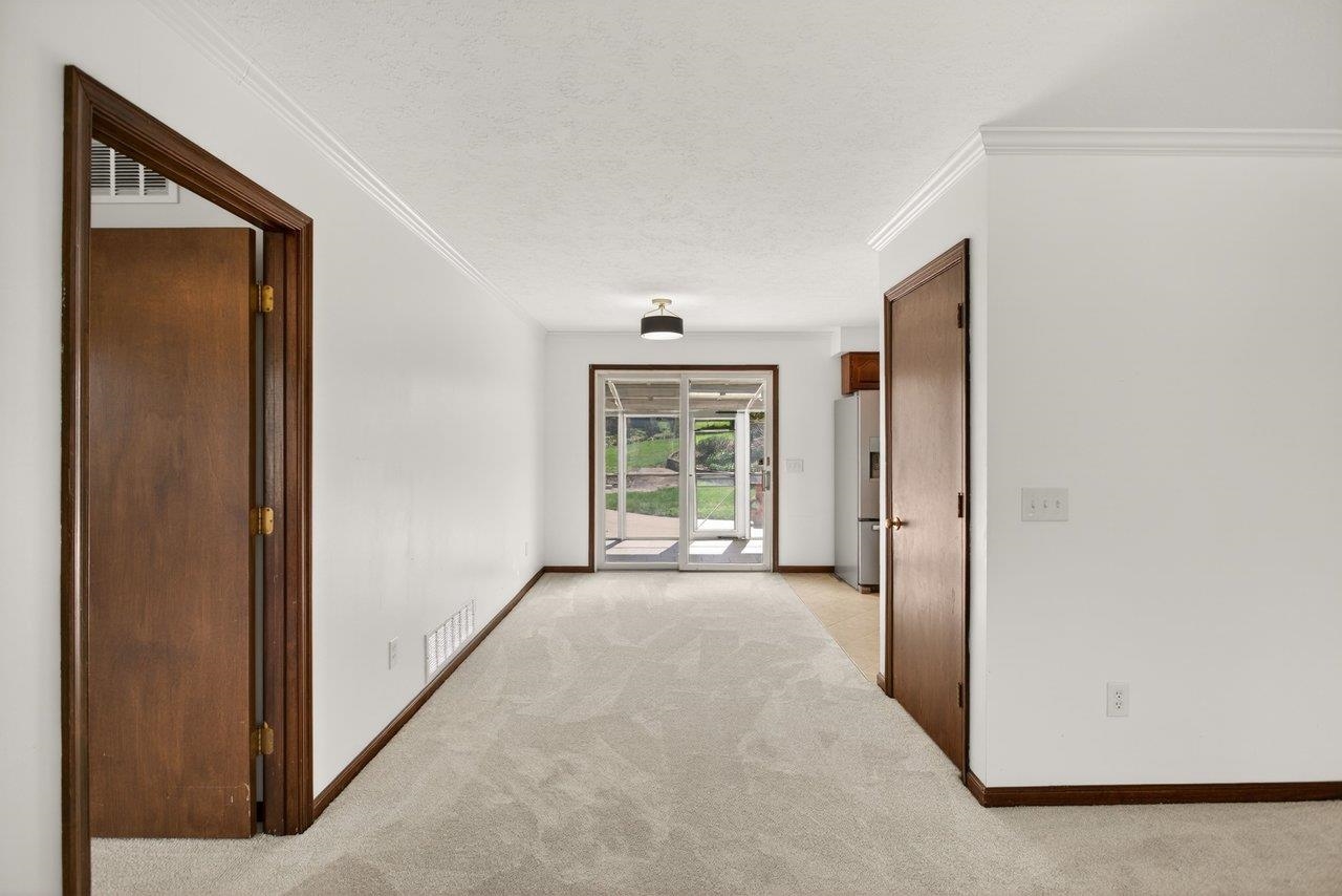 3373 LAKEWOOD DR