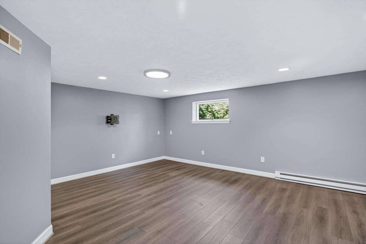 3373 LAKEWOOD DR