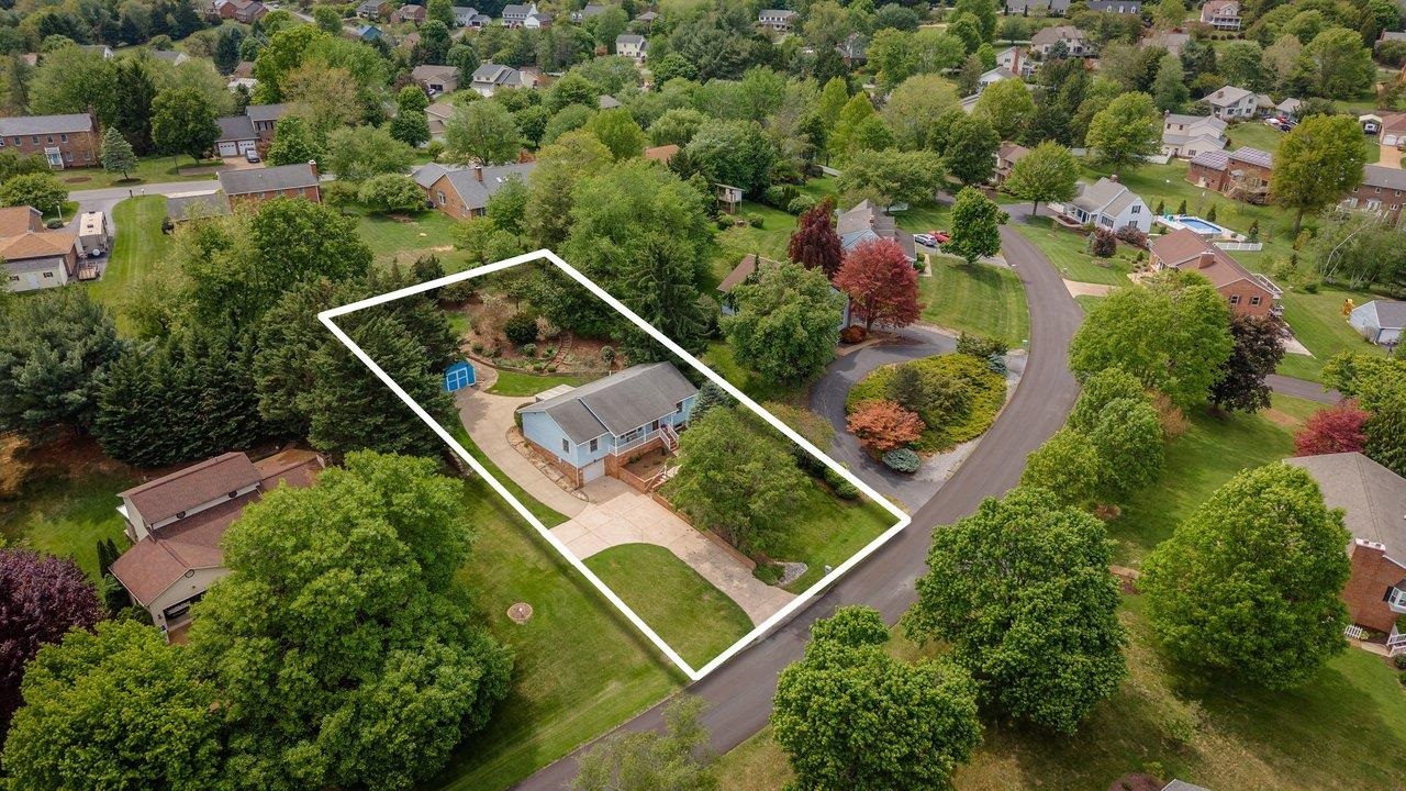 3373 LAKEWOOD DR