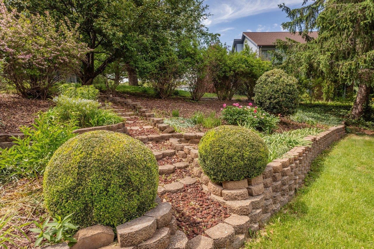 3373 LAKEWOOD DR