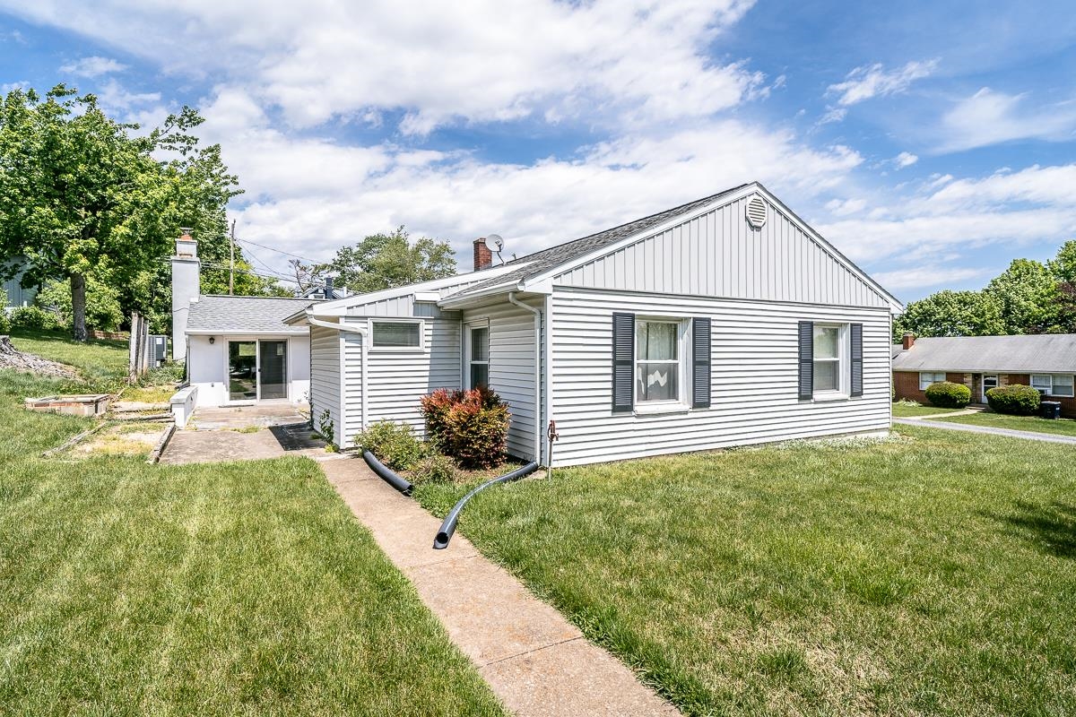 1401 COLLEGE AVE