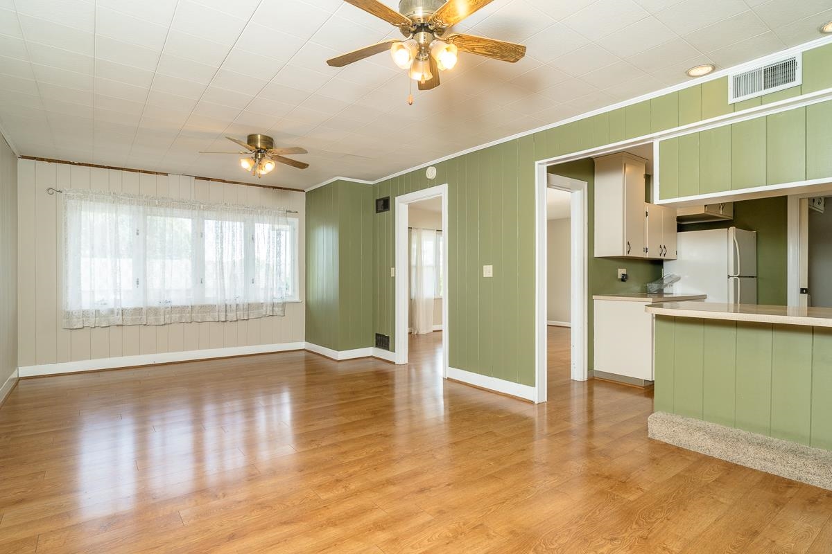 1401 COLLEGE AVE