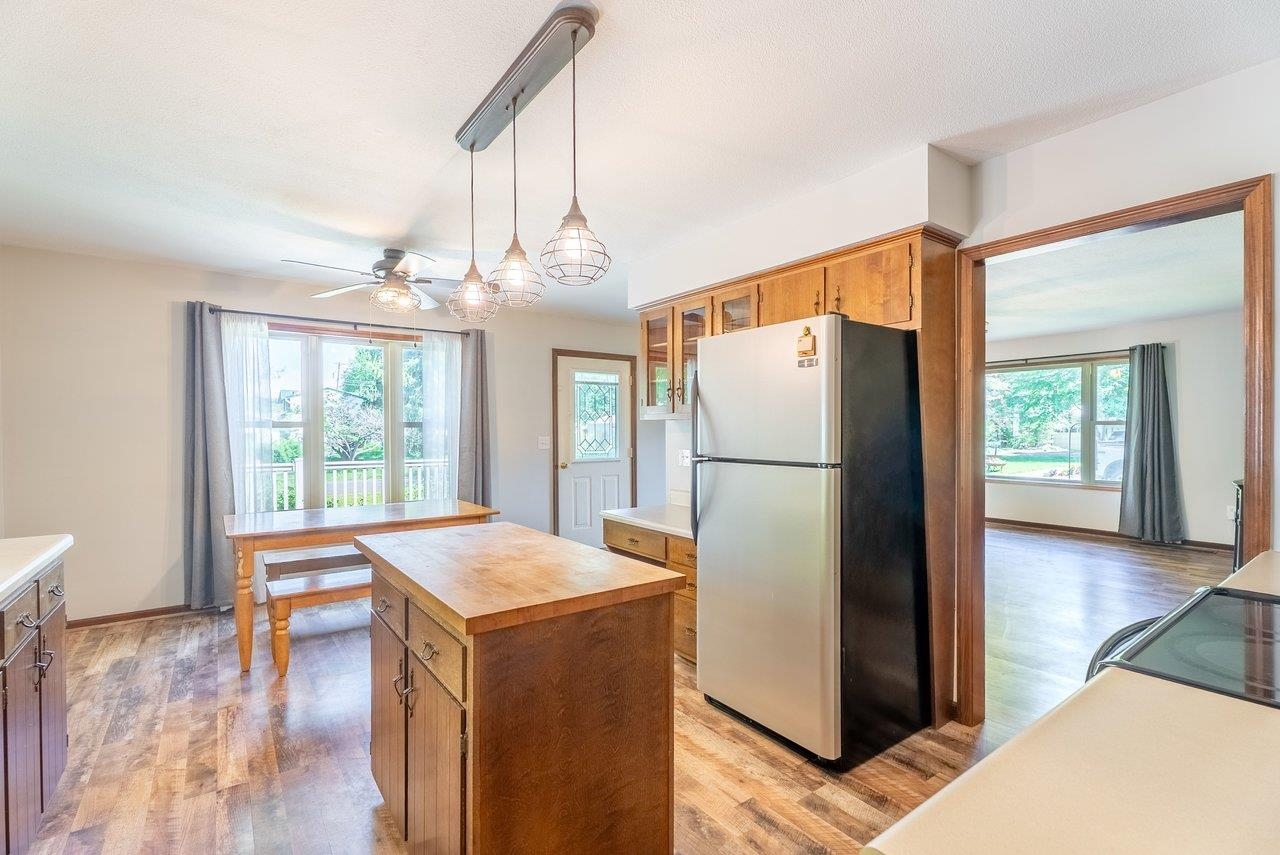 100 SPRUCE LN
