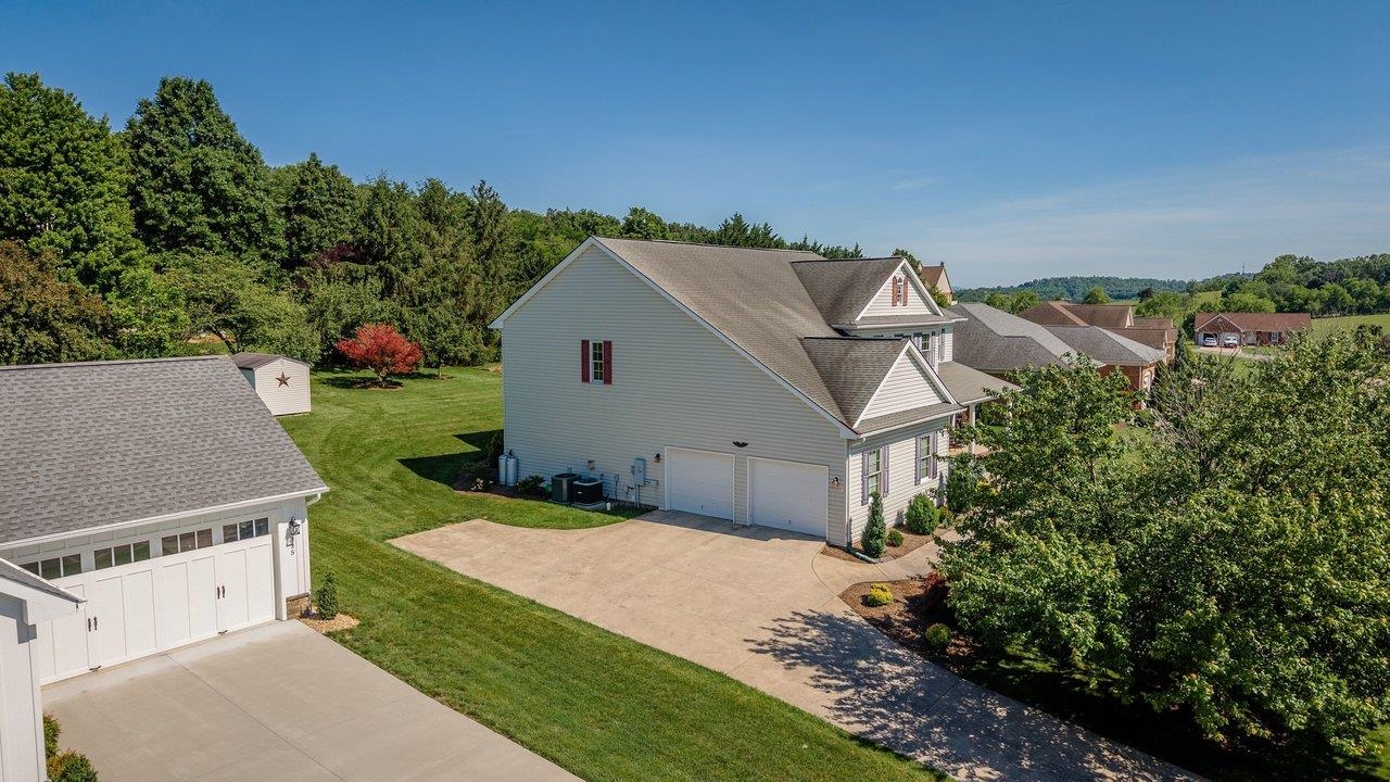 855 WILD CHERRY LN