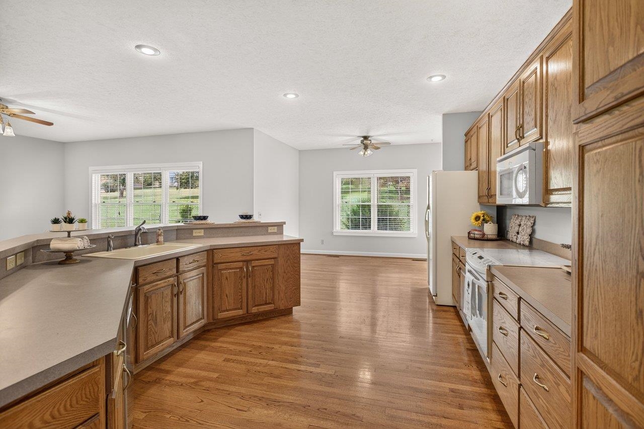 855 WILD CHERRY LN