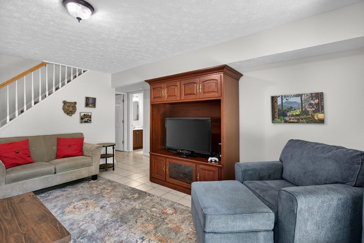 5109 TREVINO DR