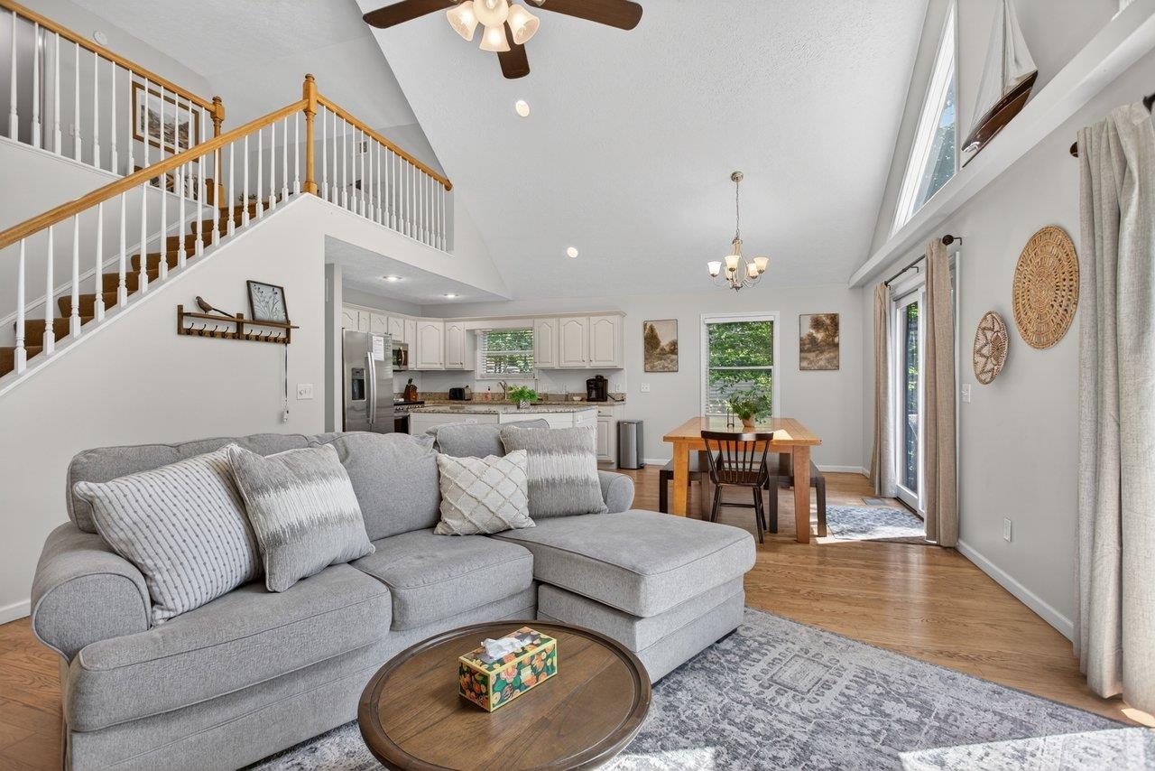 5109 TREVINO DR