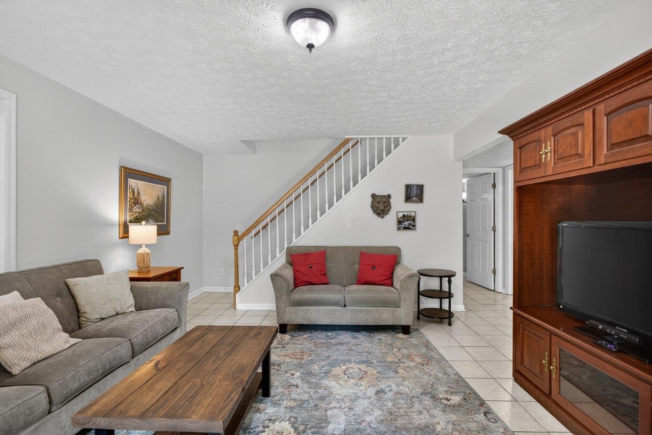 5109 TREVINO DR