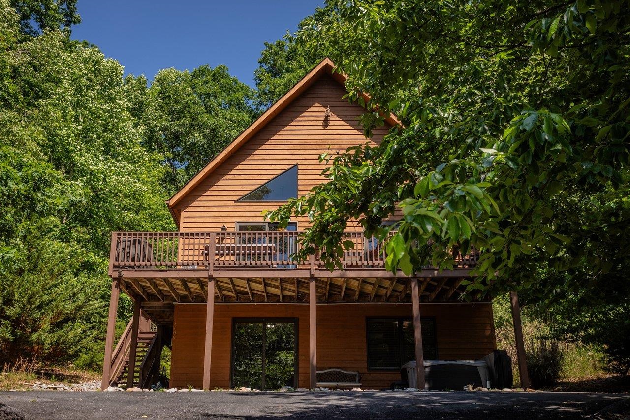 5109 TREVINO DR