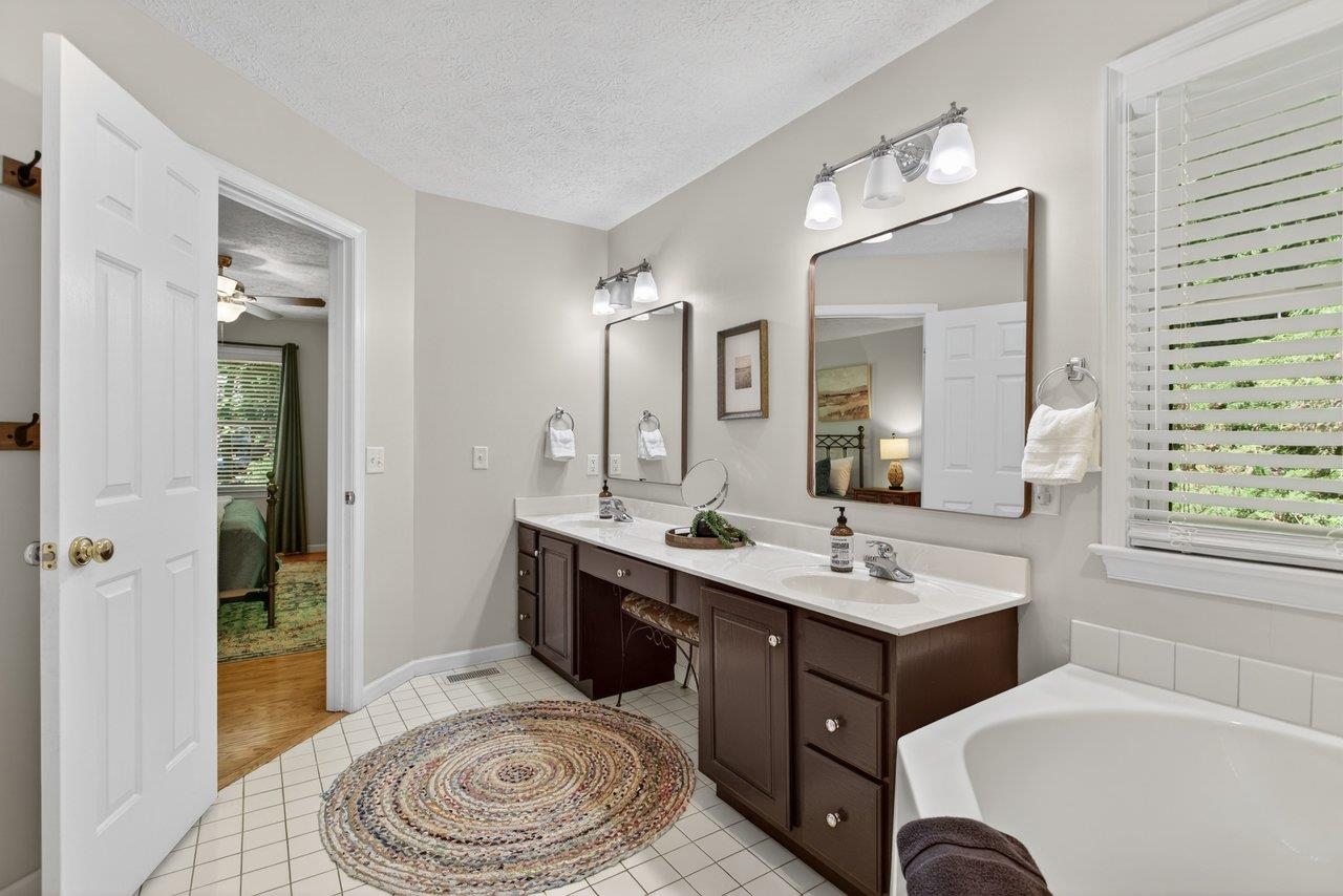 5109 TREVINO DR