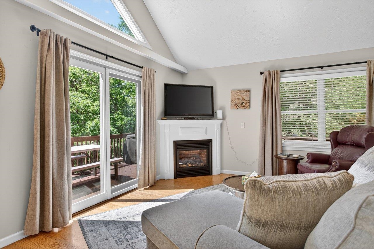 5109 TREVINO DR