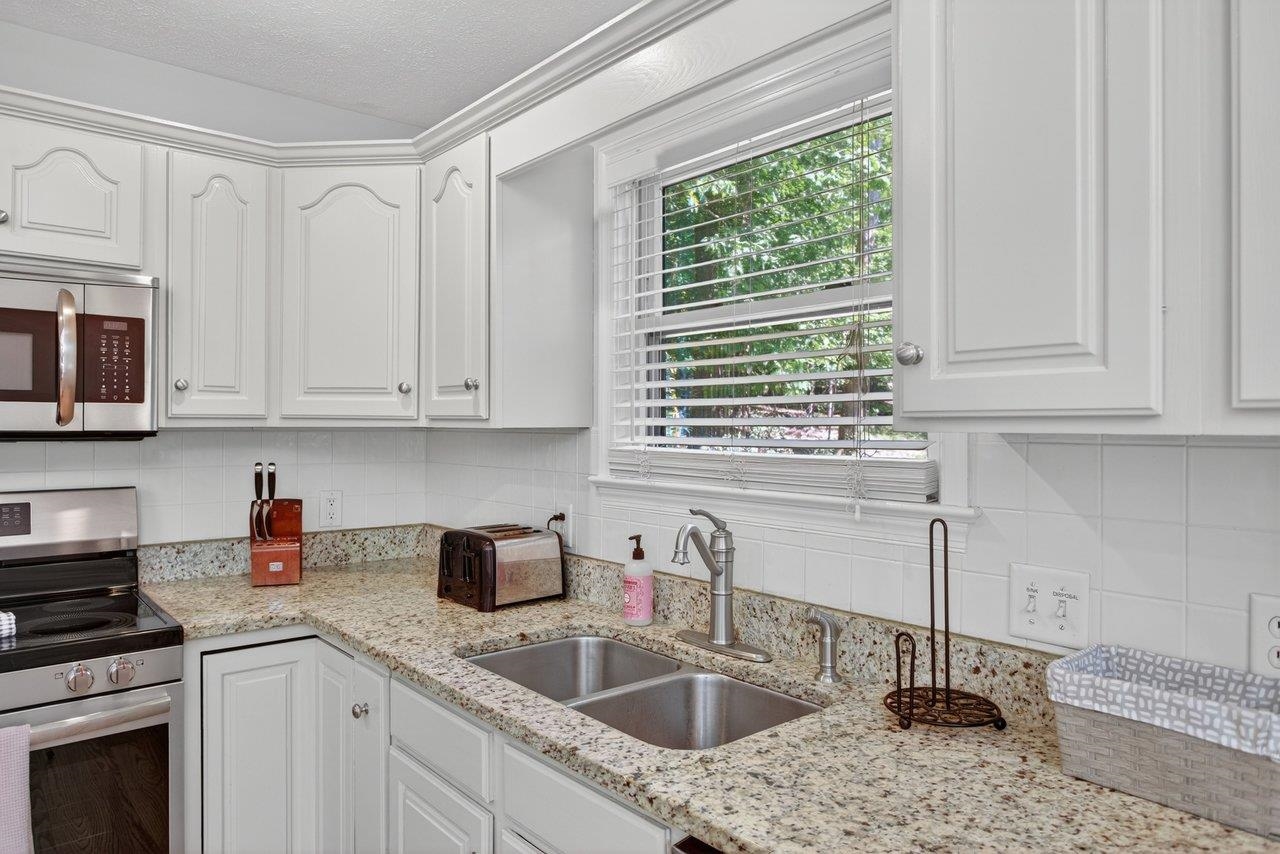 5109 TREVINO DR