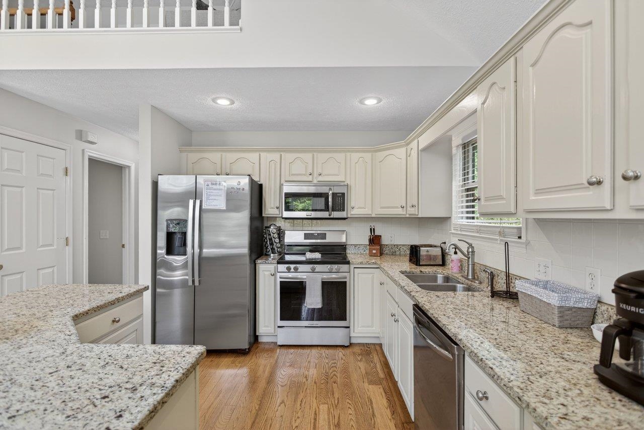 5109 TREVINO DR