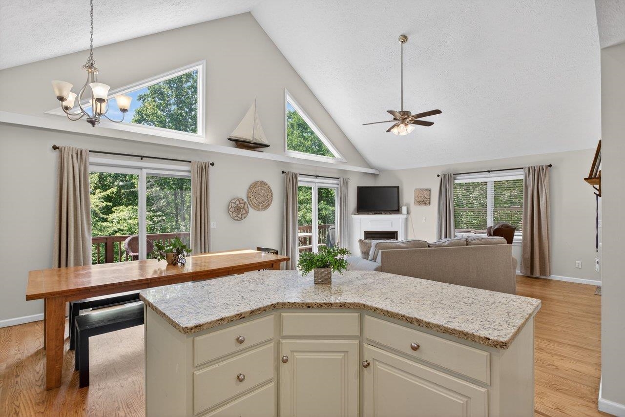 5109 TREVINO DR