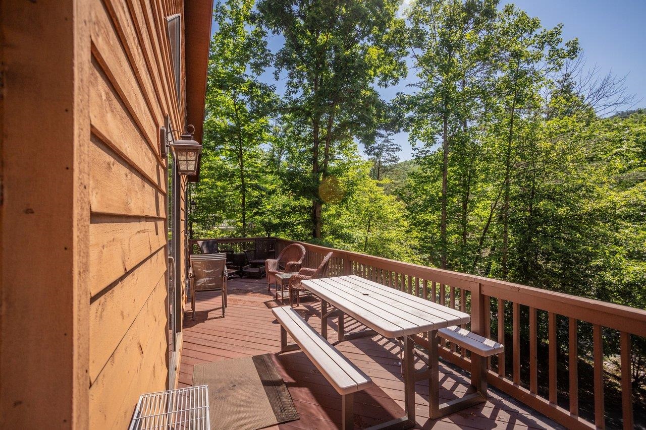 5109 TREVINO DR