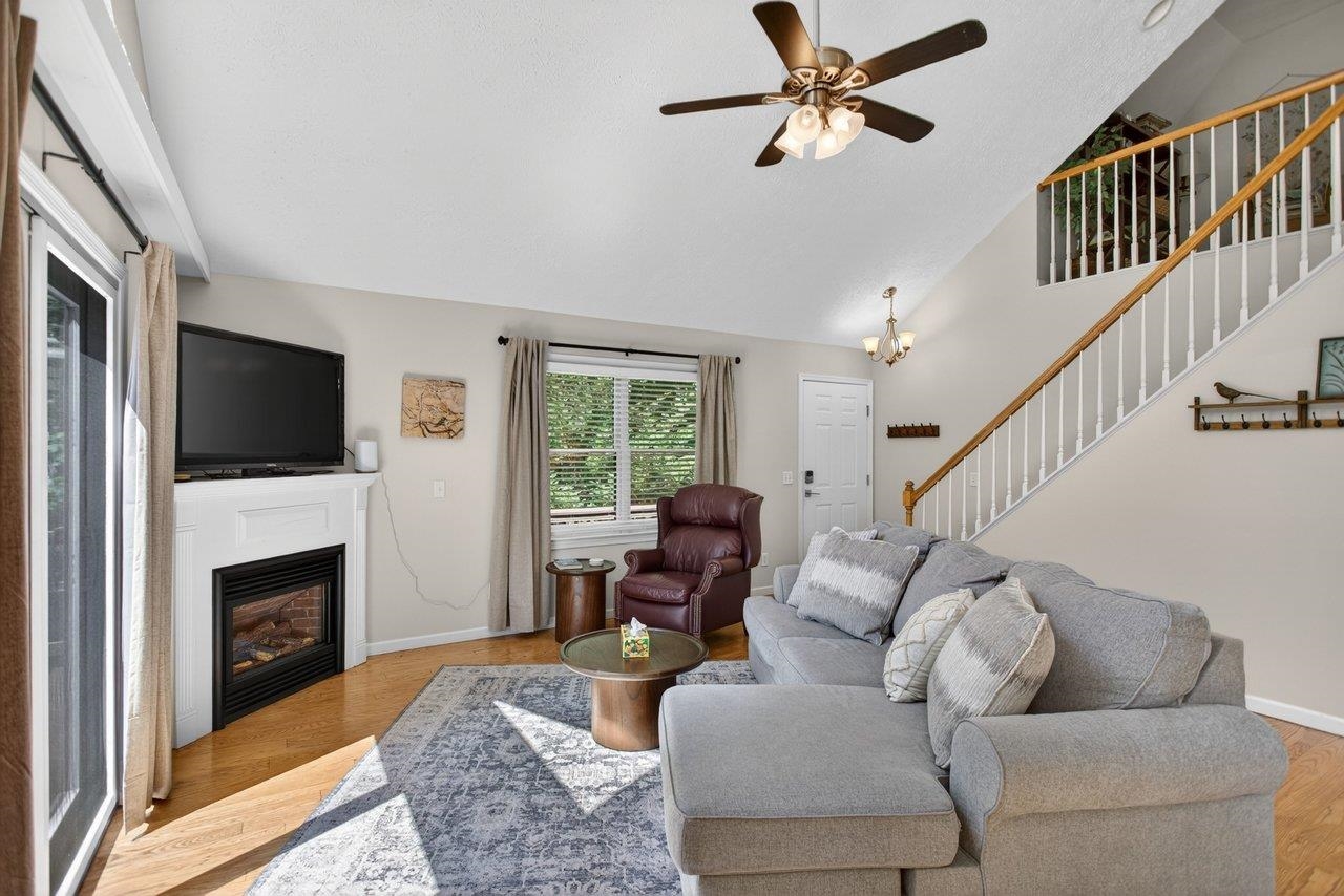 5109 TREVINO DR