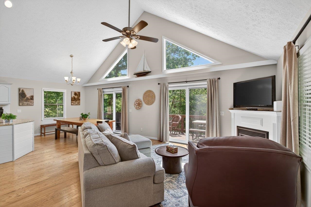 5109 TREVINO DR