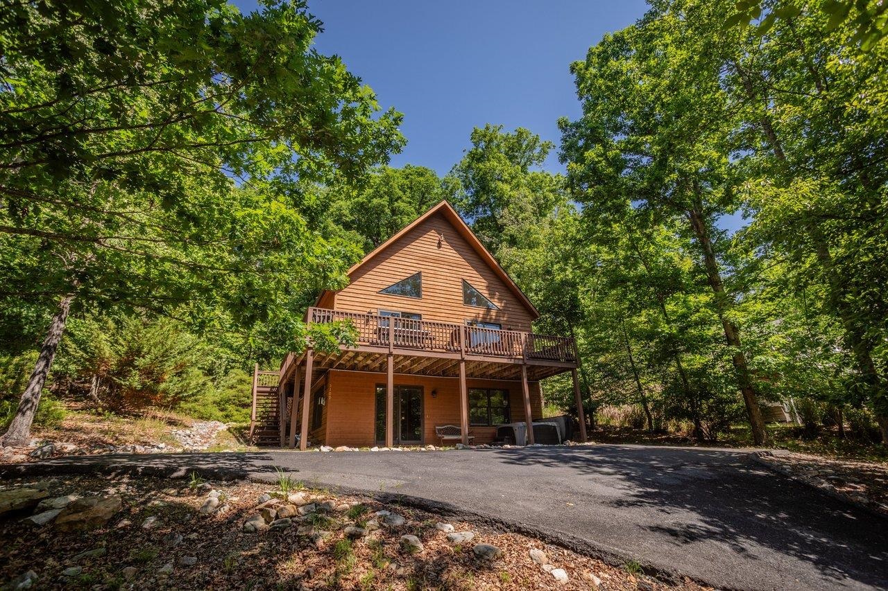 5109 TREVINO DR