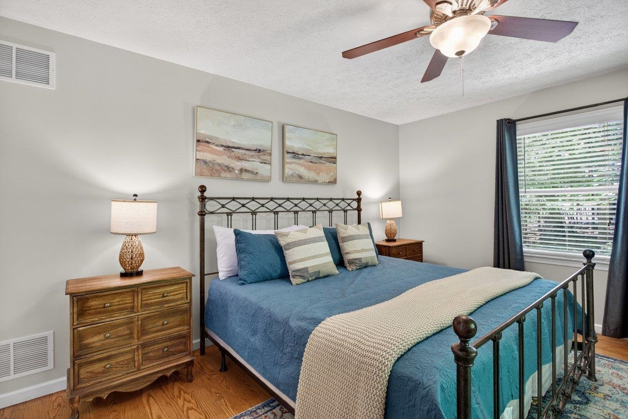 5109 TREVINO DR