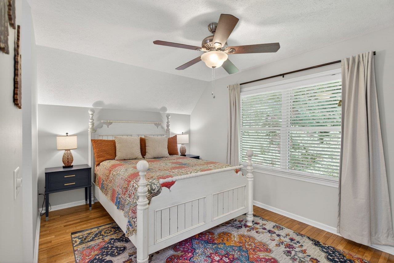 5109 TREVINO DR