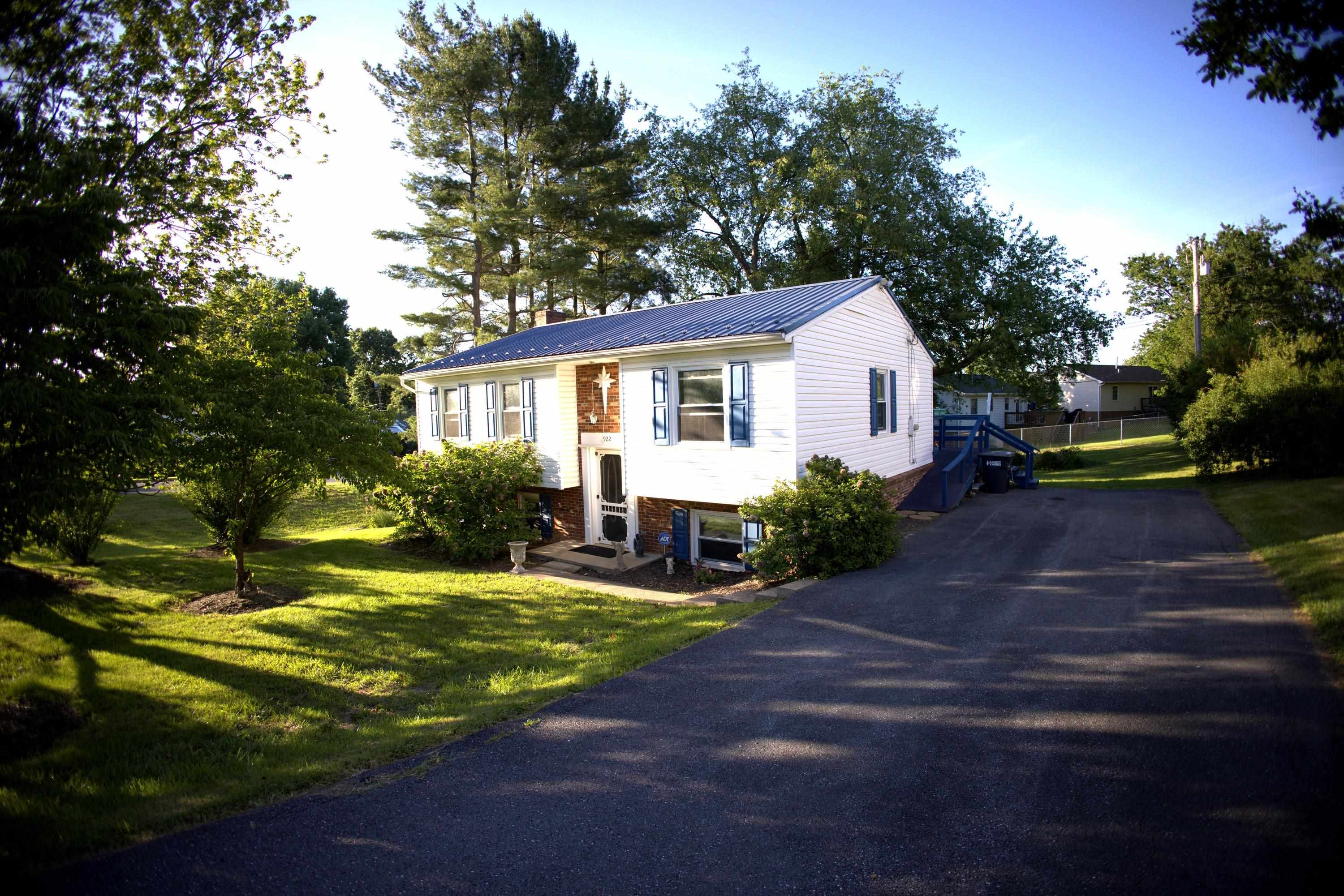 922 TALIAFERRO DR