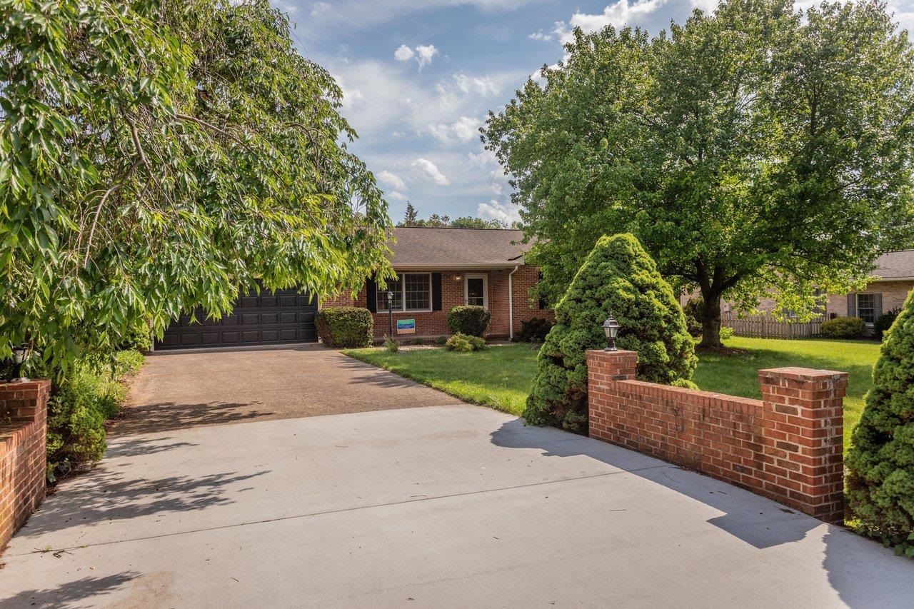 3235 PIN OAK DR