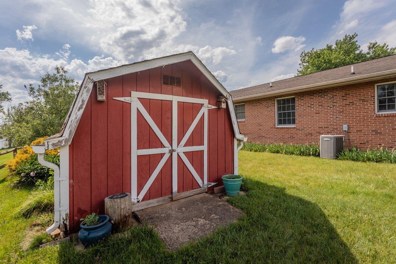 3235 PIN OAK DR