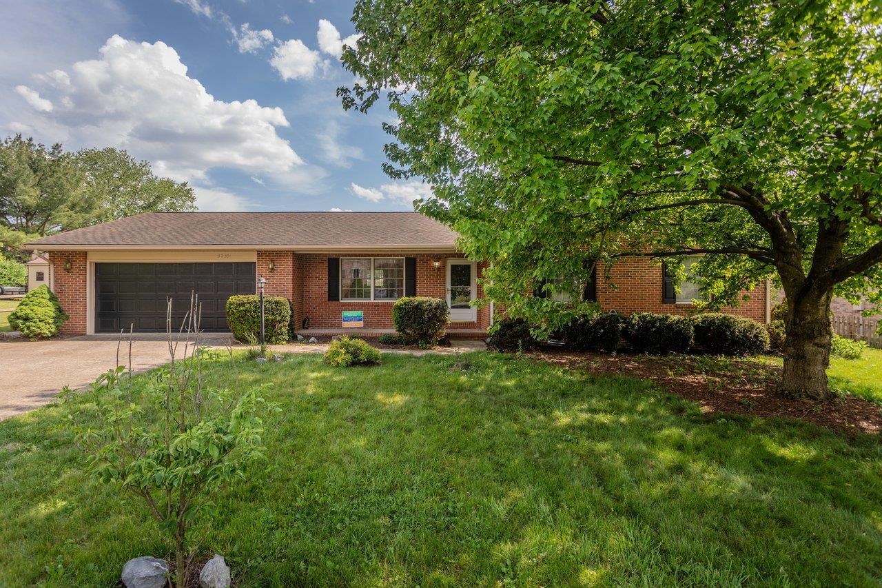 3235 PIN OAK DR
