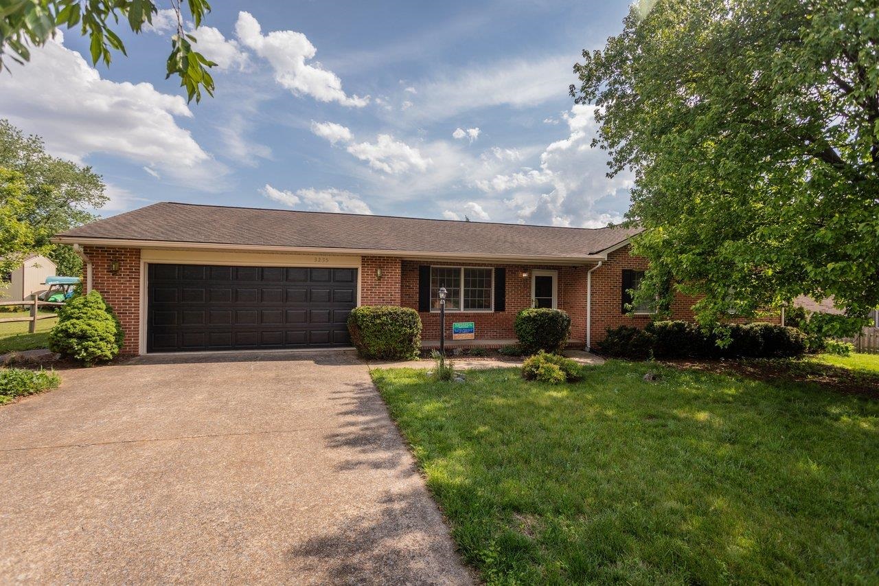 3235 PIN OAK DR