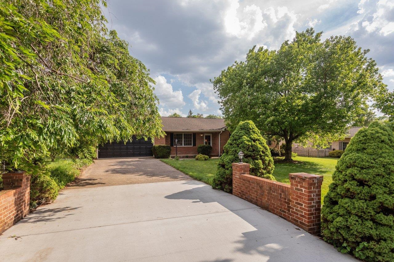 3235 PIN OAK DR