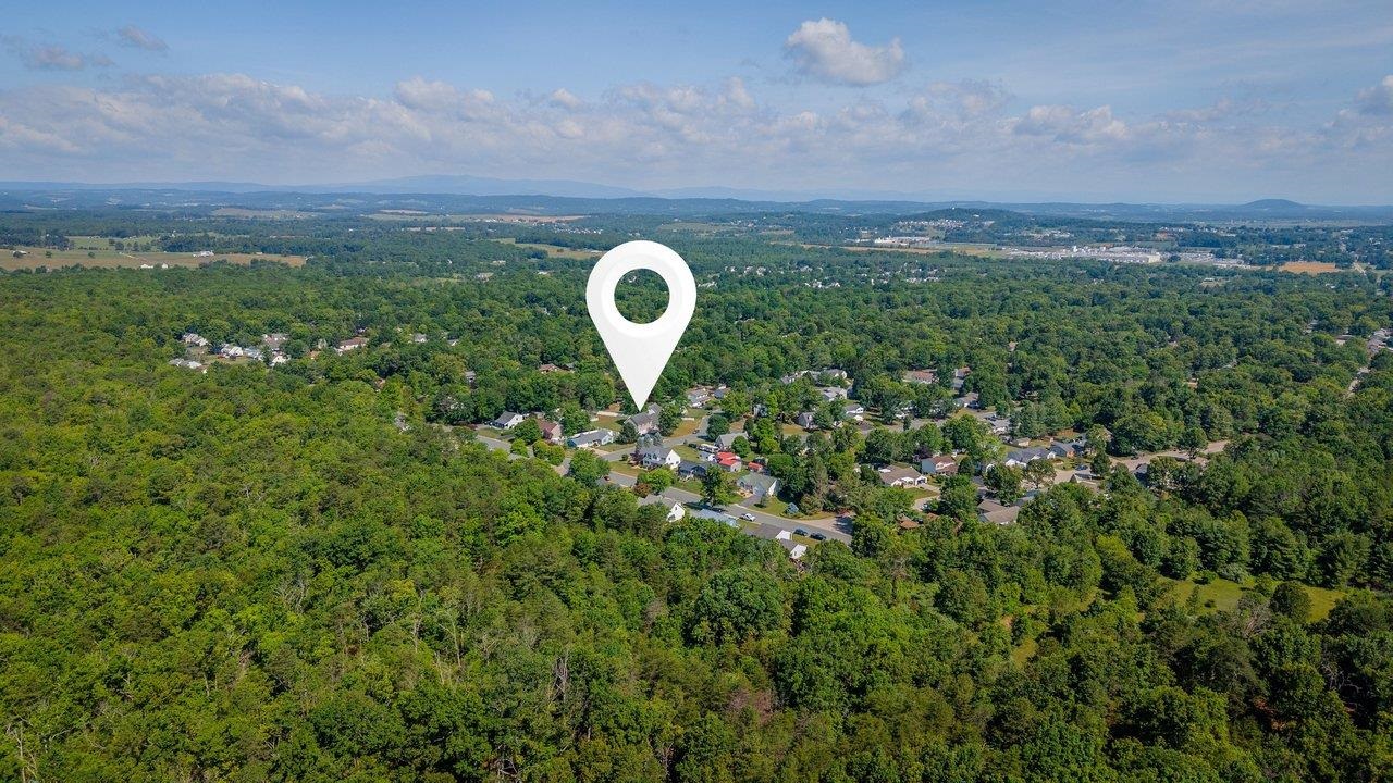 215 FOREST DR