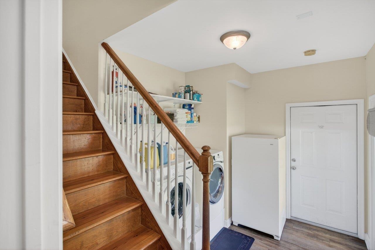 215 FOREST DR
