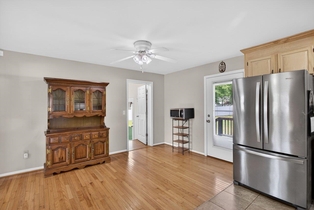 215 FOREST DR