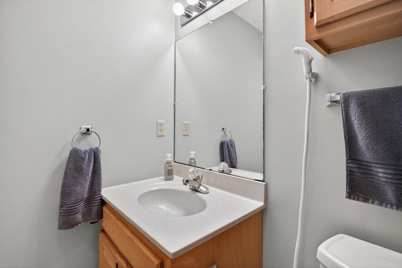 215 FOREST DR