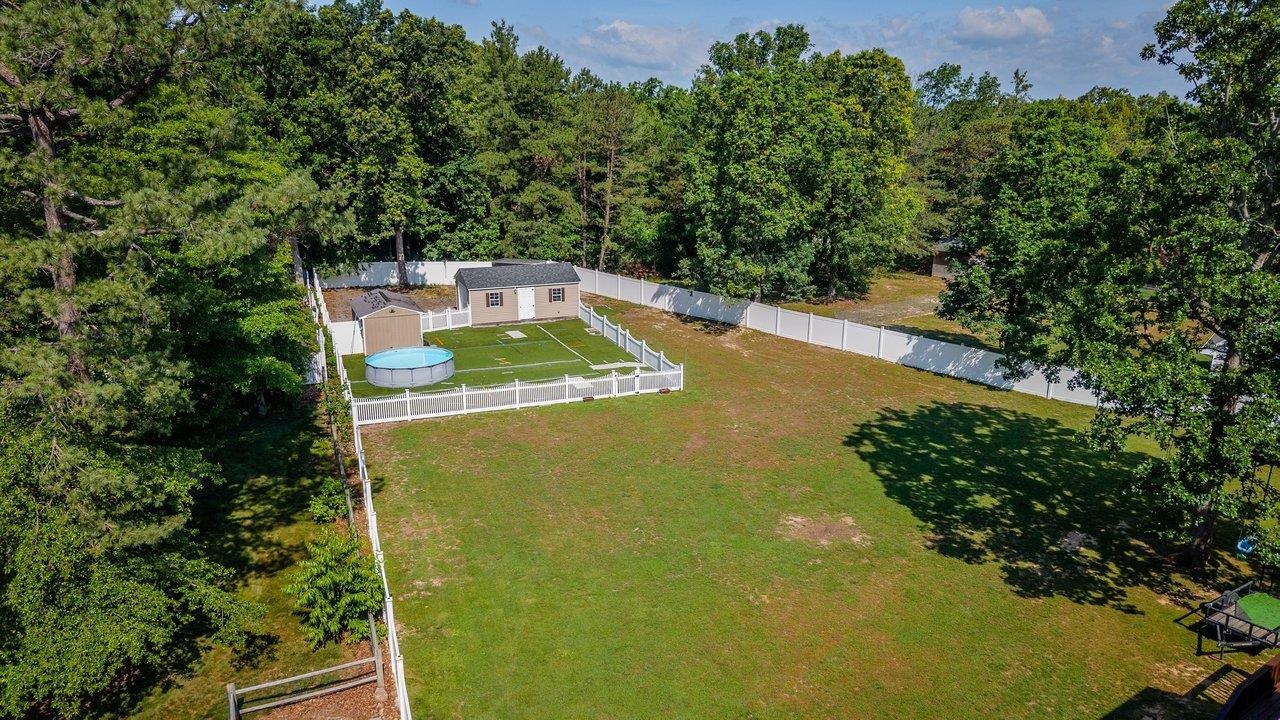 215 FOREST DR