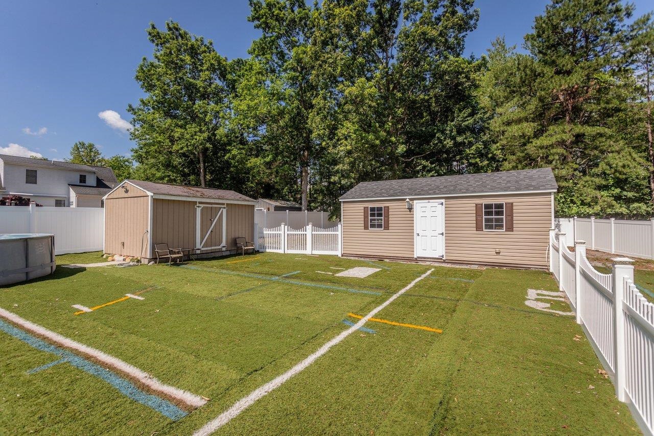 215 FOREST DR