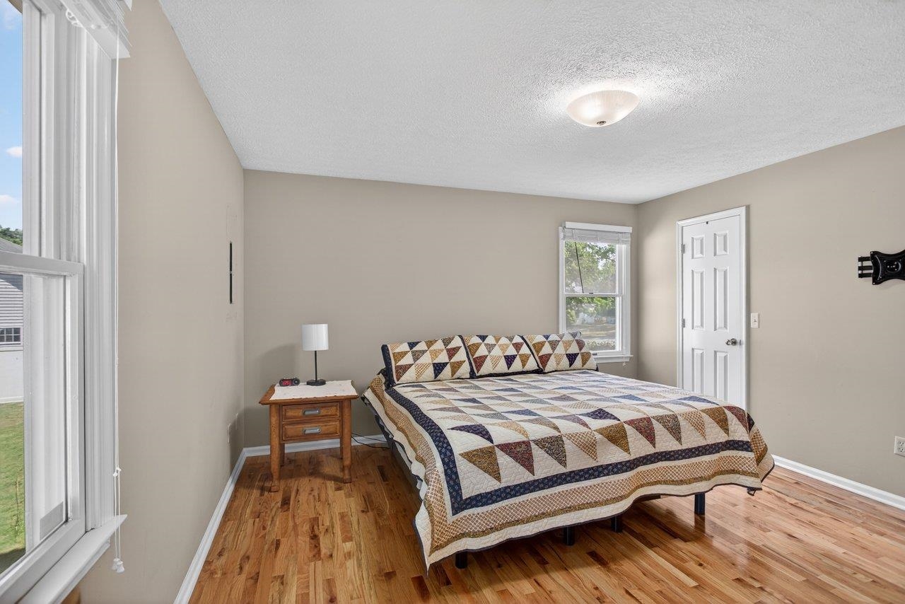 215 FOREST DR