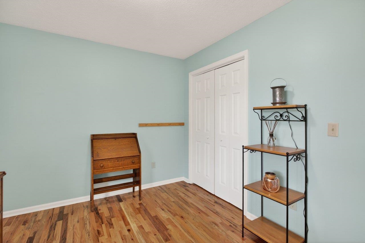 215 FOREST DR