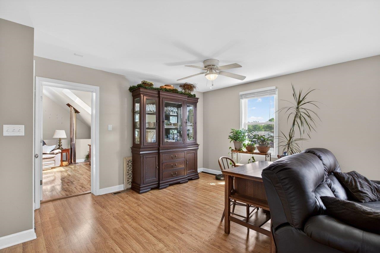 215 FOREST DR
