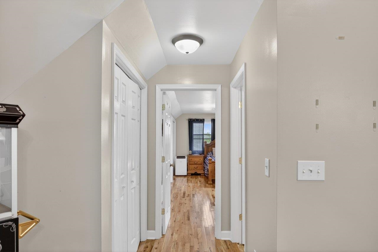 215 FOREST DR