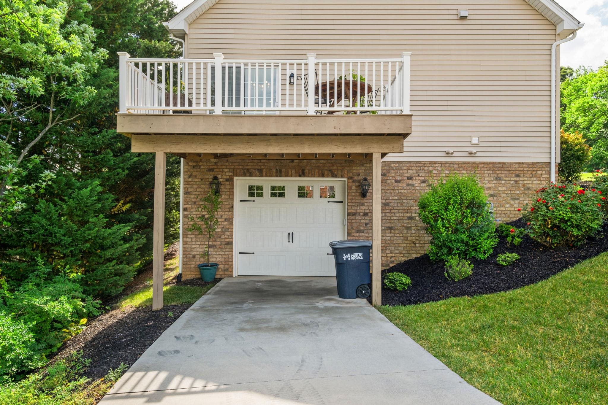 327 BLUE STONE HILLS DR