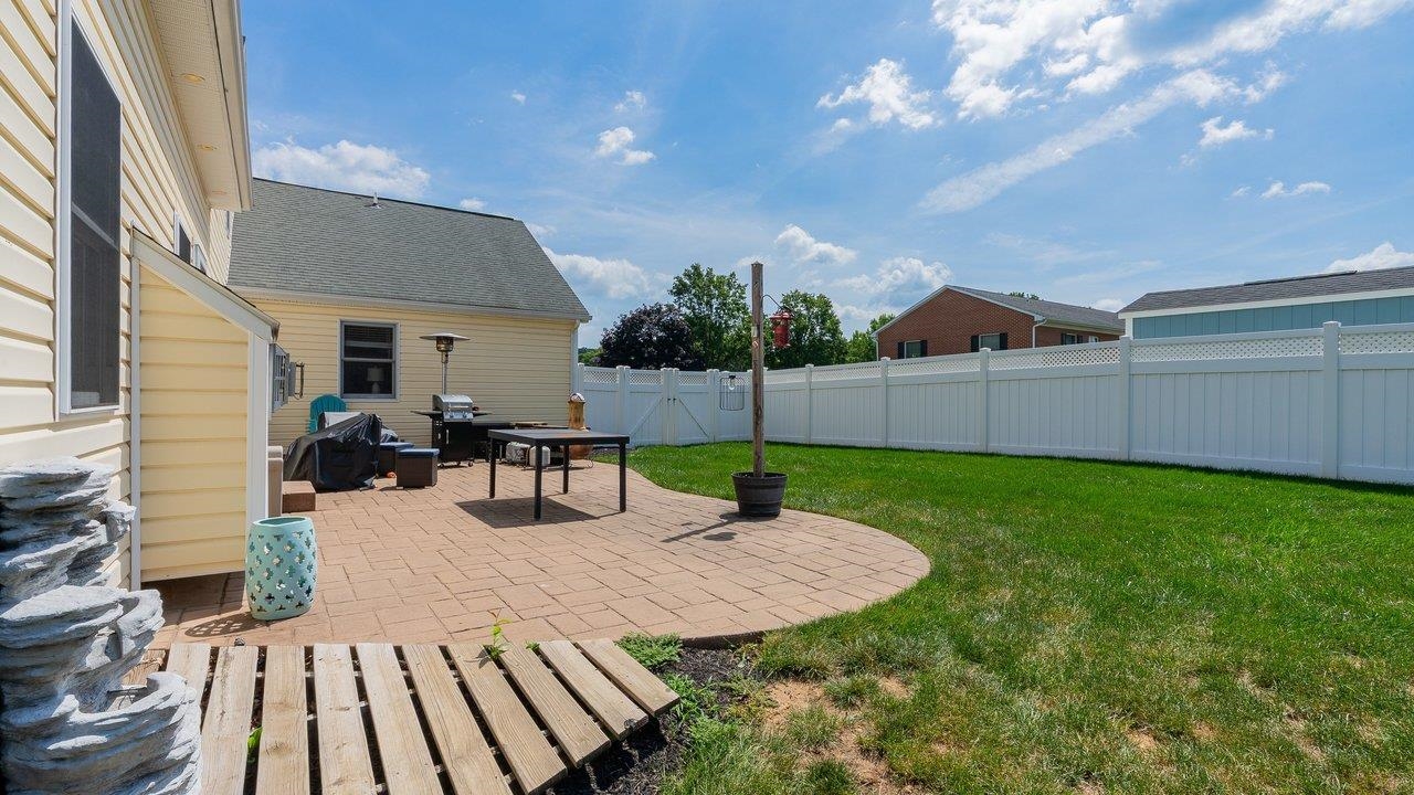 3345 REDBUD LN